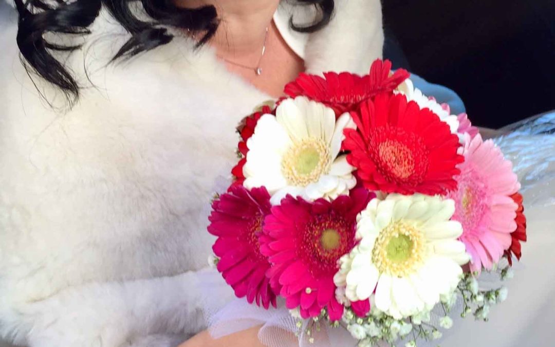 Come si porta un bouquet da sposa